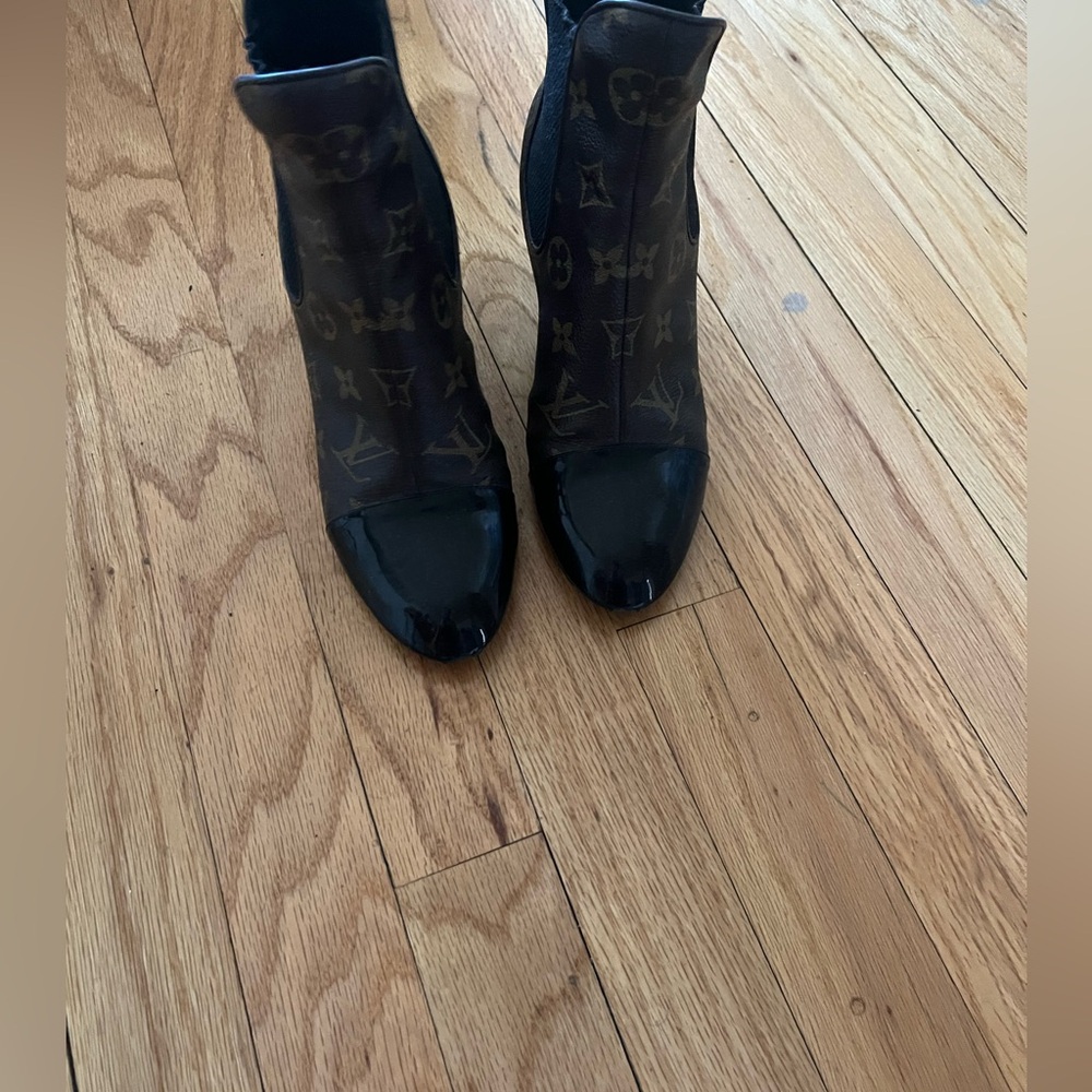 Louis Vuitton Black Designer Women's Shoes